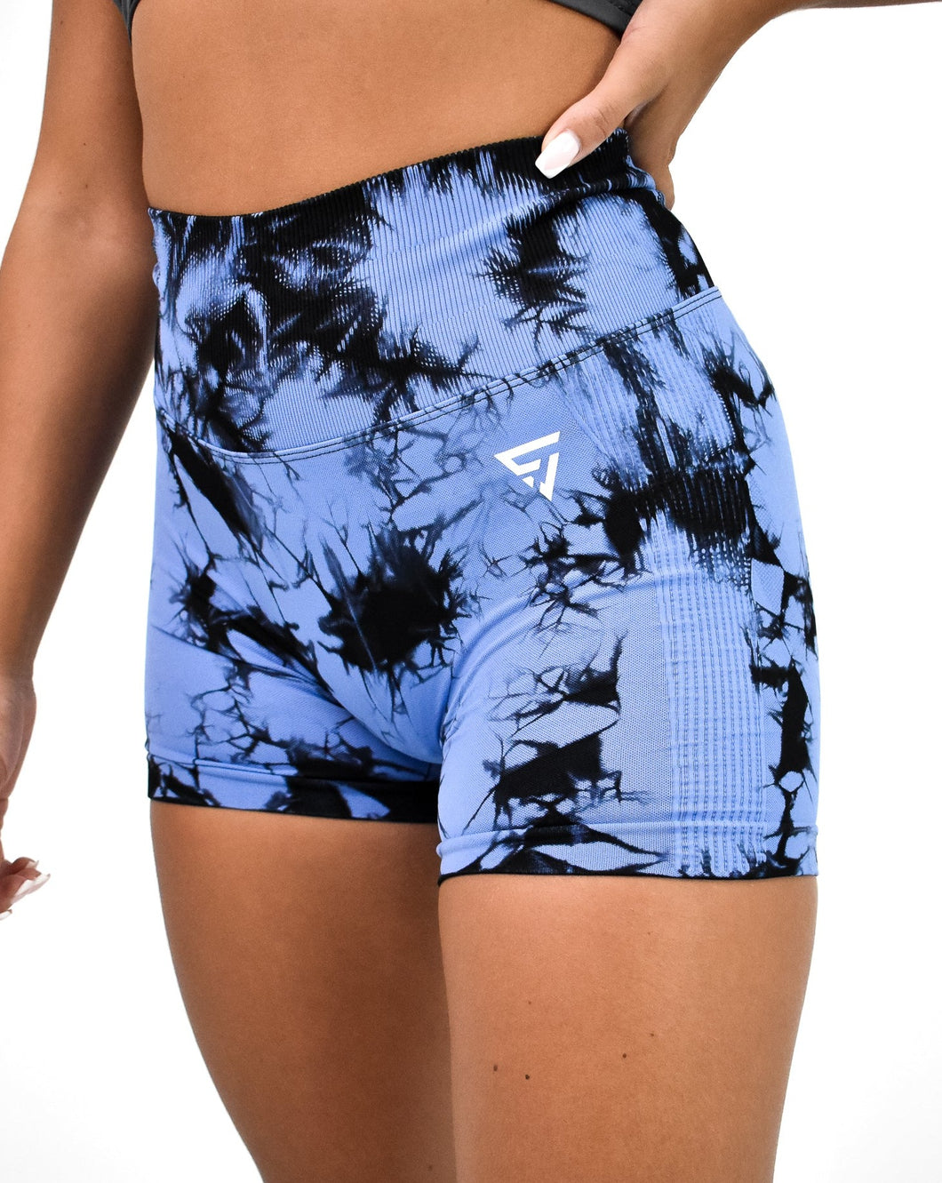 SEAMLESS DYED SHORTS IN BLUE/BLACK