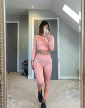 Load image into Gallery viewer, SEAMLESS LEGGINGS IN PEACH
